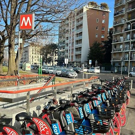 Primaticcio Metro E Aria Condizionata Apartment Milan Exterior photo